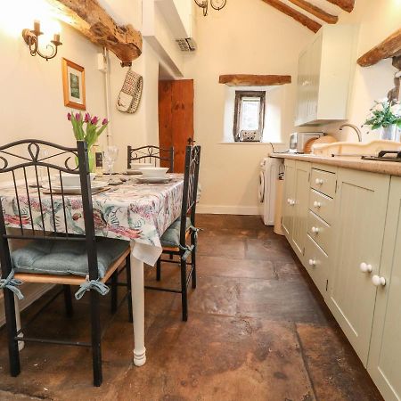 Beehive Cottage Bentham Exterior foto